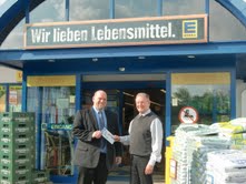 "Grillen für einen guten Zweck" "Grillen für einen guten Zweck"