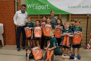 Heiner Brand (l.) und unsere Minis